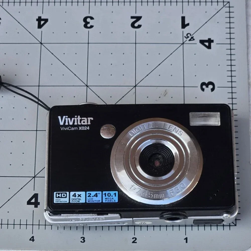 Vivitar ViviCam X024 Digital Camera 10.1 MP 4X Zoom 2.4